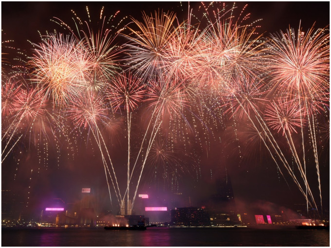 康文署宣布取消農曆新年煙花匯演及元宵綵燈會。資料圖片