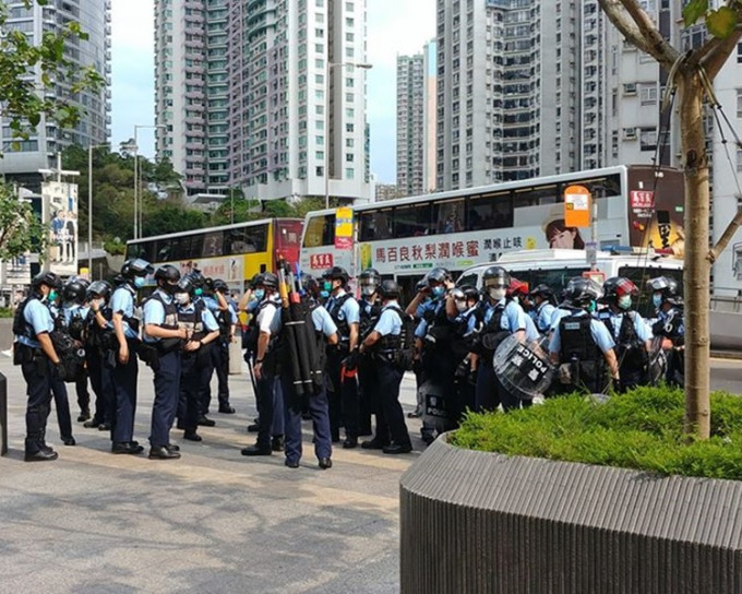 警方在太古城中心外戒備。趙家賢fb圖片