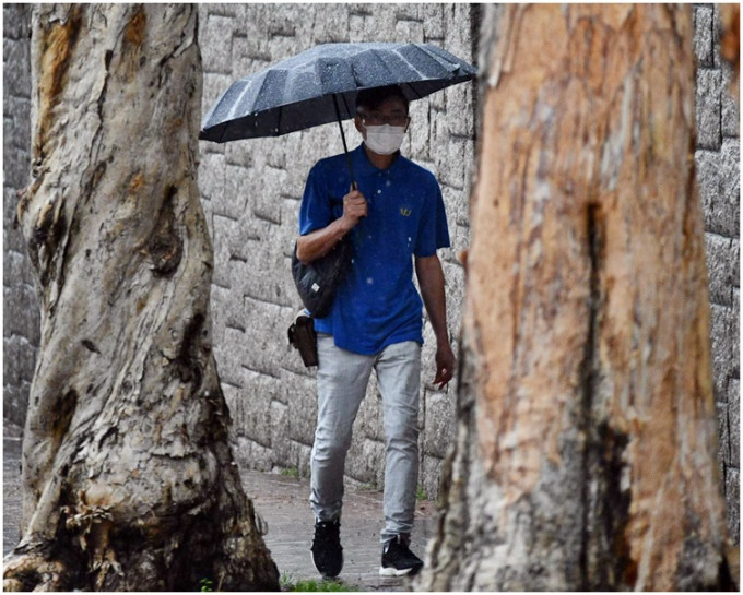 天文台在上午7时45分取消黄色暴雨警告信号。资料图片