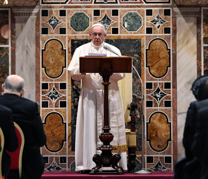 教宗期望中梵进一步接触，慢慢解决目前仍存在的问题。 AP