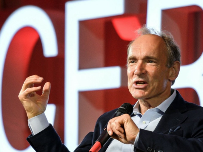 互联网之父英国电脑科学家伯纳斯-李(Tim Berners Lee)。美联社资料图片