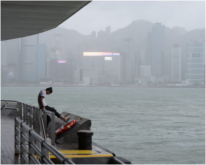 大風大雨下今晚幻彩詠香江取消。