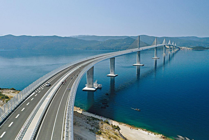 克羅地亞佩列沙茨大橋周二通車。