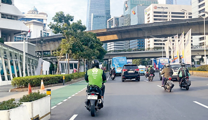 雅加達塞車問題嚴重，Kevin曾為此等候客戶5小時。