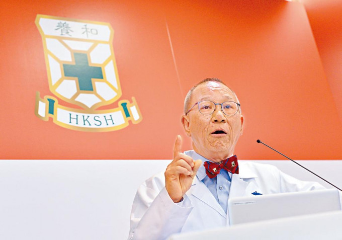 养和副院长陈焕堂有鉴市民无处求诊，决定重新推广视像求诊服务。