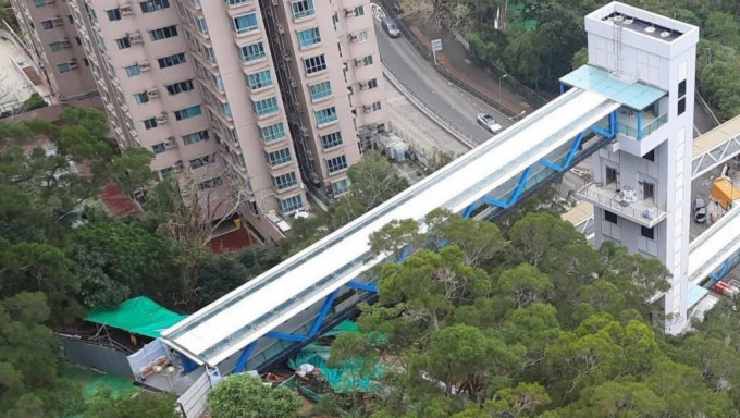 「葵涌青山公路至工业街升降机及行人通道系统」已于1月底启用。林世雄fb