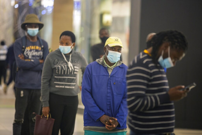 南非变种病毒在国内急速蔓延。AP图片