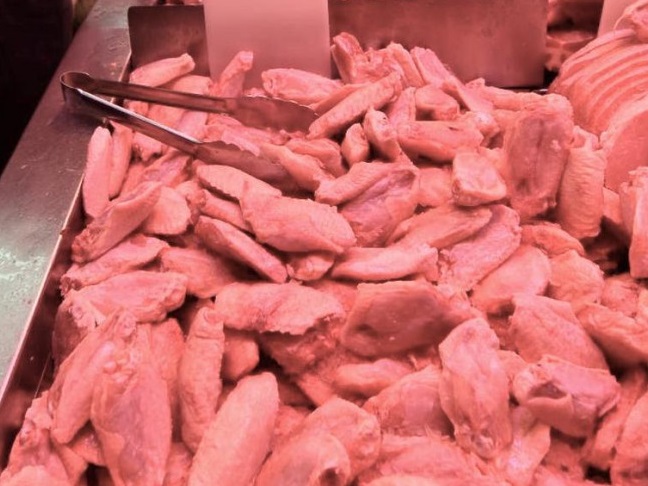 政府統計處資料顯示，今年上半年本港從俄羅斯進口約140公噸冷藏禽肉。資料圖片