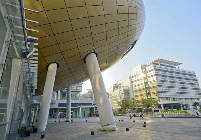 特首林鄭月娥在《施政報告》 中指出，推動香港發展成為智慧城市是重要目標。