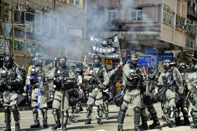 前年11月11日「全民三罷」，多區爆發示威衝突。 資料圖片