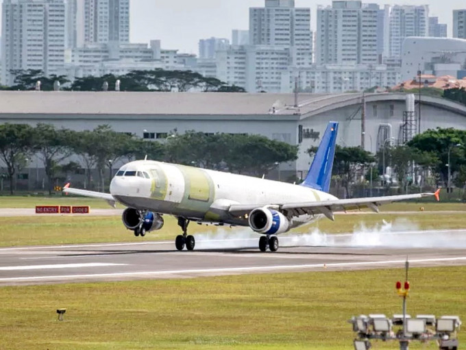 首架A321客机改货机，在新加坡完成首飞。