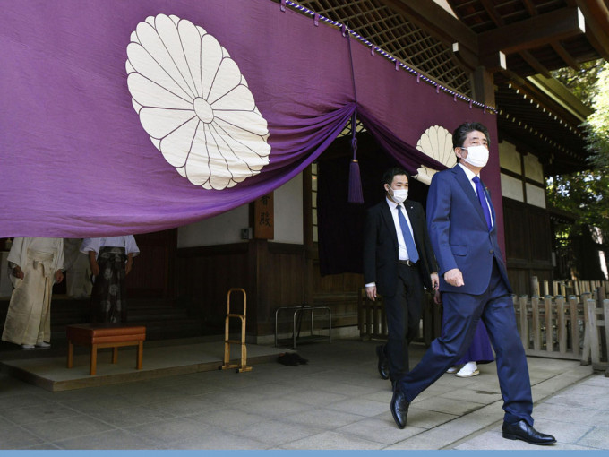 日本前首相安倍参拜靖国神社。AP图片