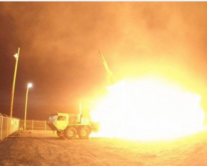 美国再度测试萨德导弹防御系统。