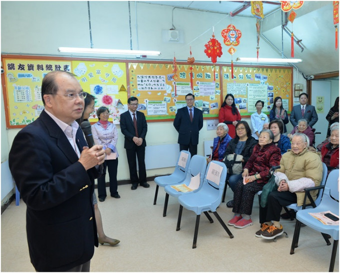 张建宗表示，有数项利民惠民措施预期今年上半年出台。