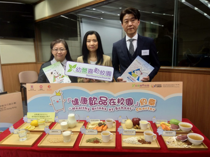 卫生署助理署长冯宇琪称（中）建议幼稚园应提供健康饮食及体能活动，减少以食物作奖赏。