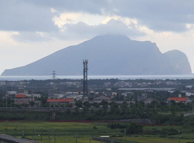 台灣中央研究院研究員經長期監測，證實龜山島為活火山。網圖