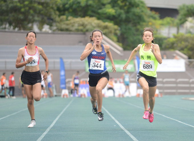 梁咏曦于女子100米决赛夺得亚军。　冯梓健摄