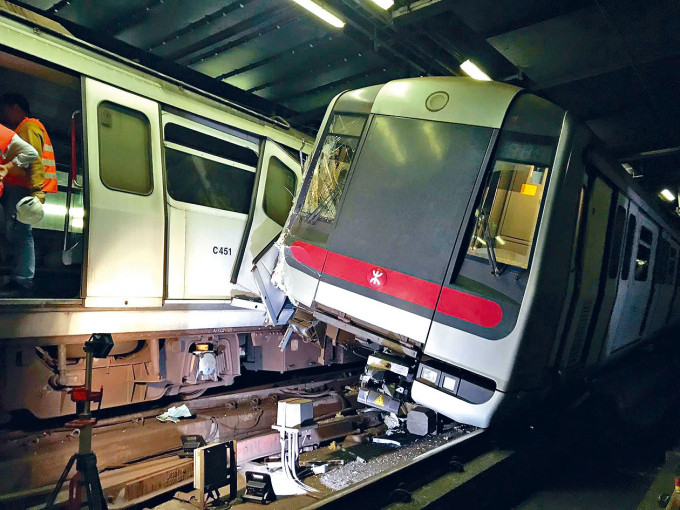 ■荃湾綫新信号系统去年测试发生事故，两列车在中环站附近相撞。