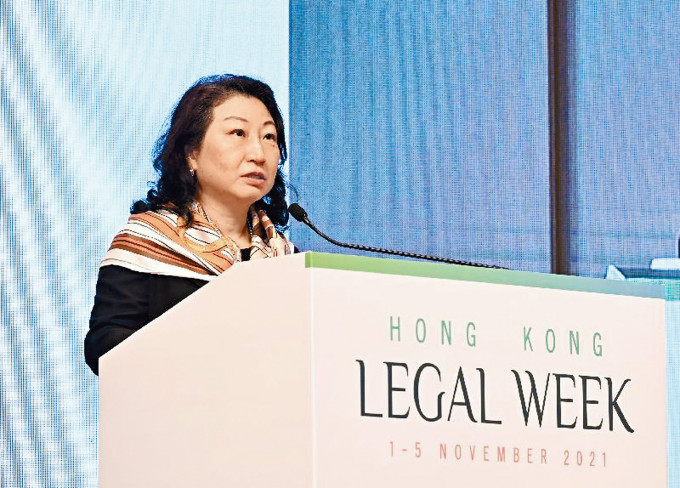 律政司司長鄭若驊表示，法庭在評估人權對其他利益的影響時必須取得平衡。