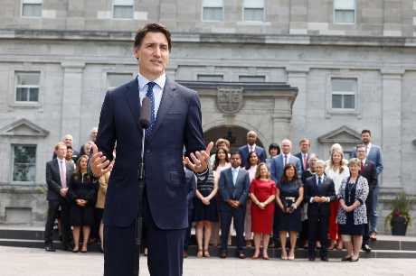 加拿大总理杜鲁多改组内阁。路透社