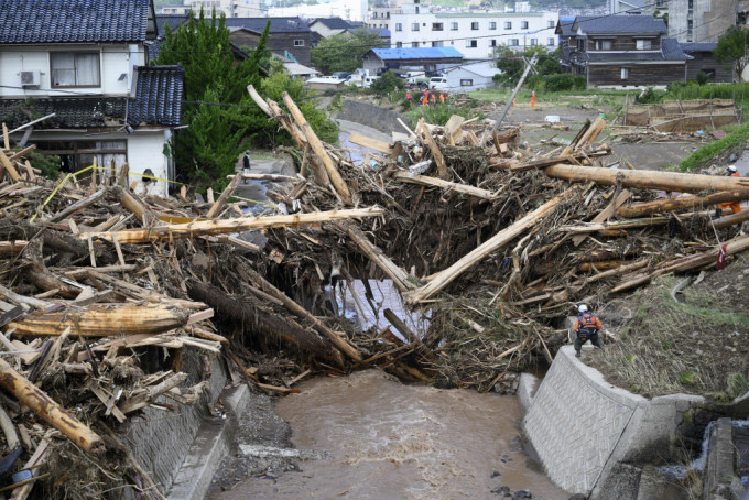 能登半島暴雨成災，災區搜救工作持續。路透社