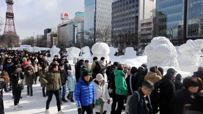 札幌雪祭上几乎看不到中国游客。