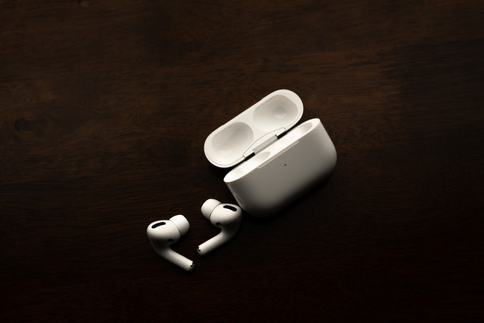 Airpods Pro出现声音问题。Unsplash图片