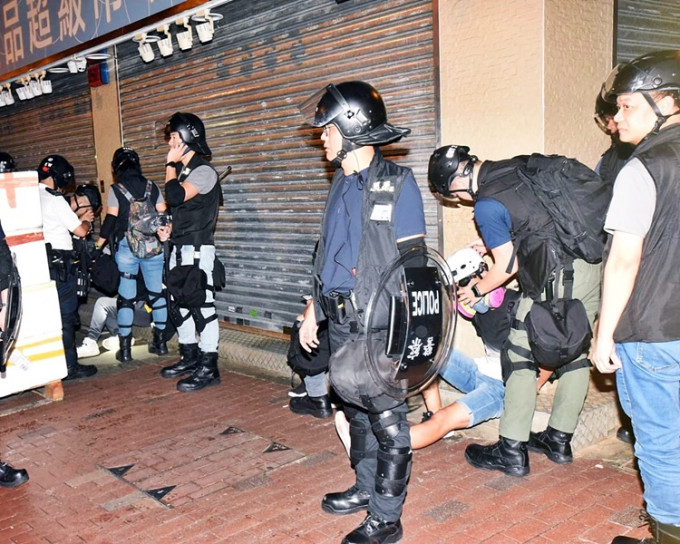 警方在當日的行動中拘捕多人。資料圖片
