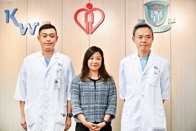 匡煜坤醫生（左）在公立醫院交流僅兩個月，已可獨立負責前線工作。