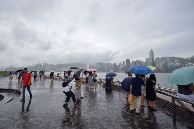 天文台预测，周日会有雷雨。 资料图片