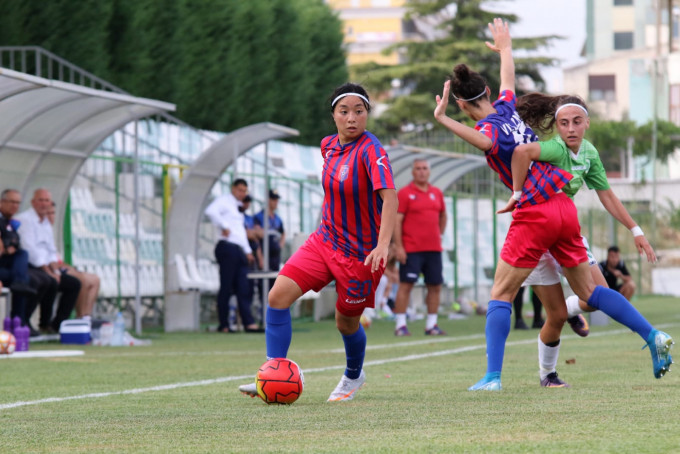 對戰阿波隆尼亞的聯賽榜首大戰，韋婉婷連續第四場任正選進攻中場。　相片由陳正德提供