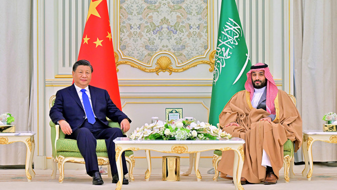 習近平同沙特王儲兼首相穆罕默德舉行會談。新華社