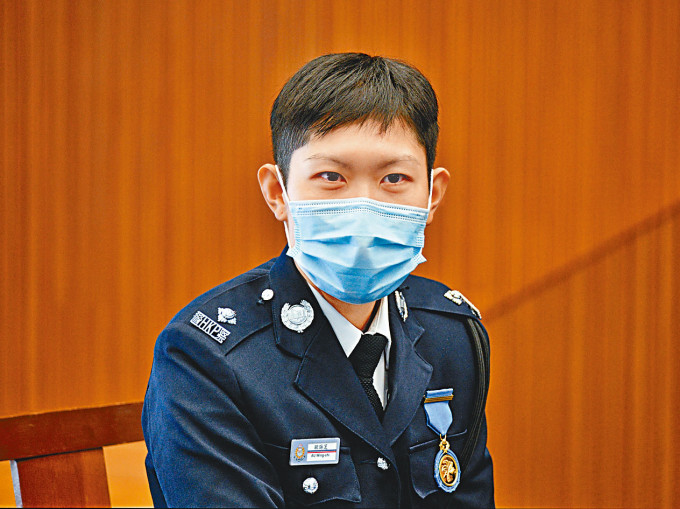 前香港女子壁球运动员欧咏芝，已加入警队成为督察。