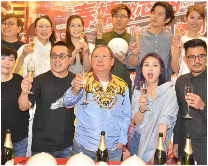 彭浩翔、杨千嬅、林兆霞、谷祖琳等出席《春娇救志明》庆功宴。