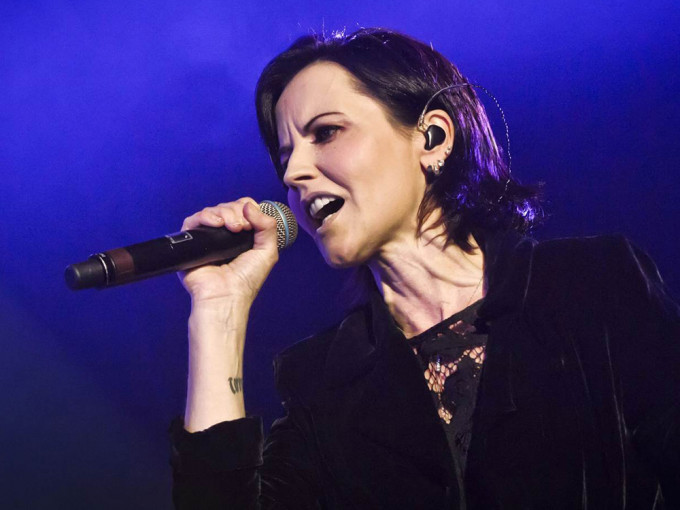 Dolores O'Riordan在倫敦錄音期間猝死。