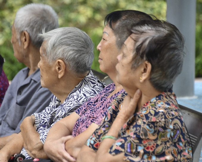 羅致光指香港人口高齡化的趨勢才剛開始。資料圖片