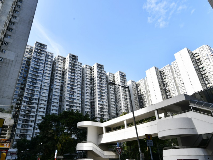 女事主相信從城市花園一單位墮下。資料圖片