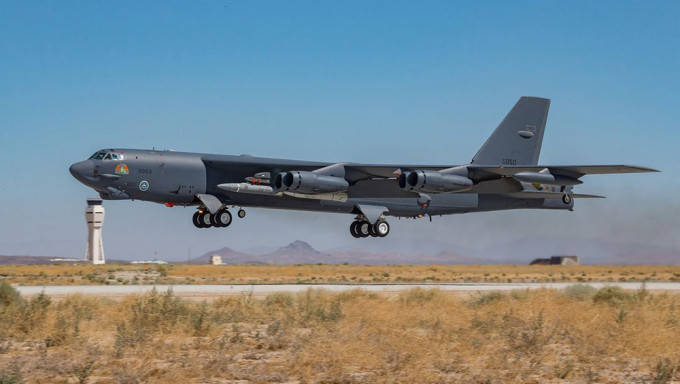 美國空軍1架B-52H轟炸機上周五成功試射AGM-183A。路透資料圖