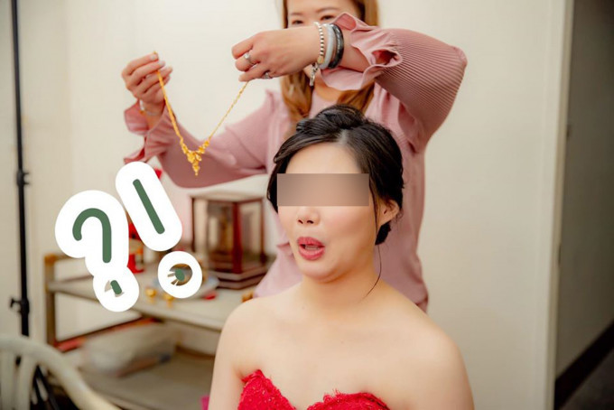  

台湾一对新人花费2.4万台币（约6200港币）聘用婚礼摄影师，照片质素却十分参差。 Facebook 「爆废公社」图片