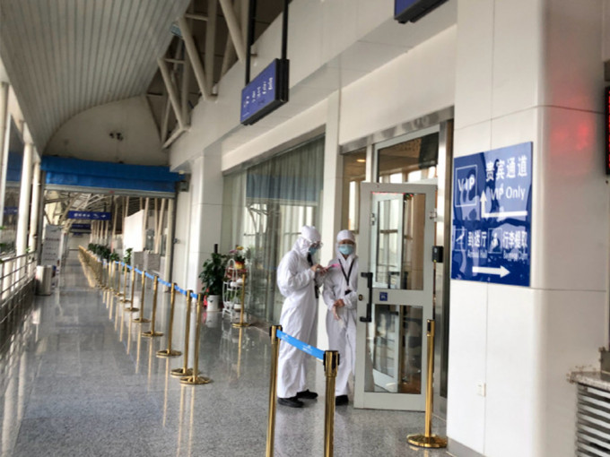 喀什机场的航班大部分取消。微博图片