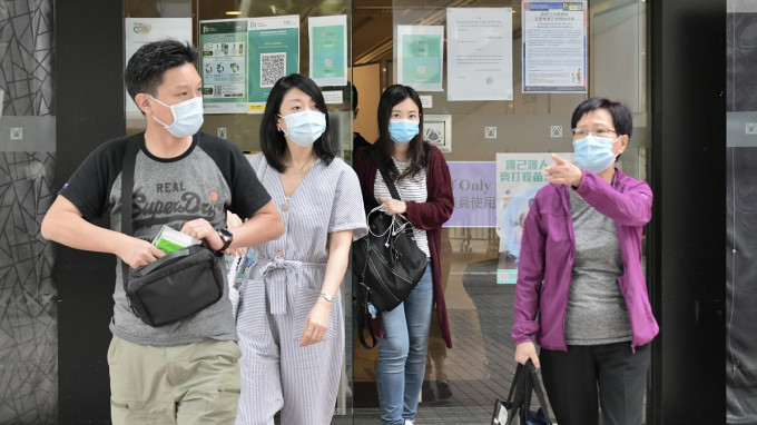 市民前往接种疫苗。资料图片