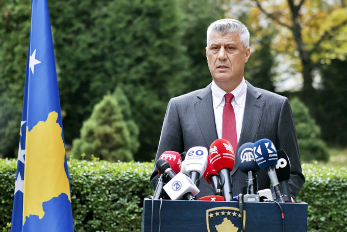 科索沃總統薩奇宣布宣布辭職，到海牙國際法庭面對內戰期間觸犯戰爭罪行的指控。AP