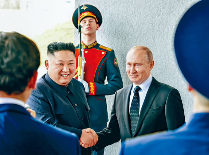 金正恩2019年4月出访海参崴，与俄罗斯总统普京会面。
