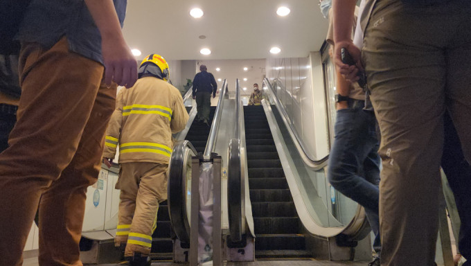 灣仔銀行扶手電梯閉門失火 消防救熄