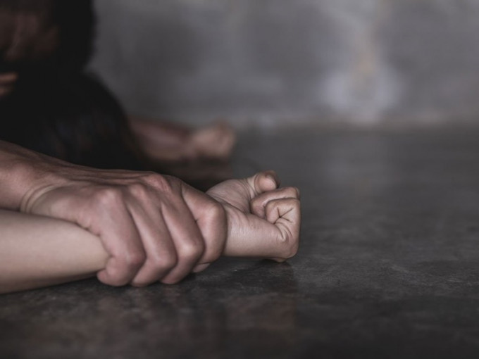 售貨員被控一項強姦罪，案件今在西九龍法院提訊。 示意圖
