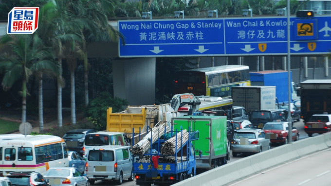香港仔隧道實施易通行後首個工作日，運作大致暢順。資料圖片
