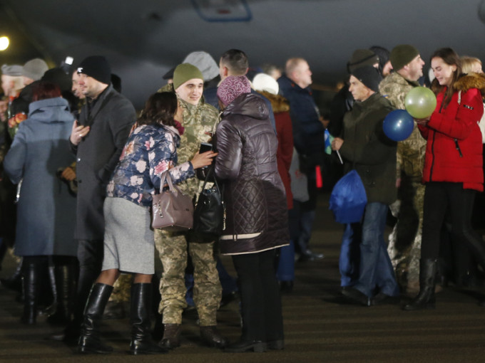 烏克蘭政府與東部親俄分離分子周日交換囚犯。AP