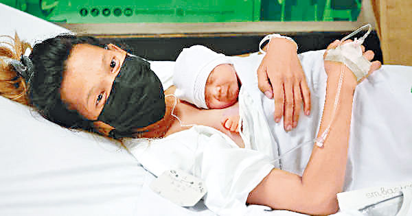 在马尼拉出生的这名女婴，成为世上第八十亿人。