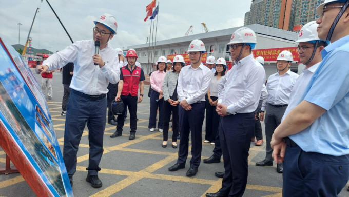 鄧炳強率團出訪深圳 商討皇崗及沙頭角口岸重建工程開拓機遇