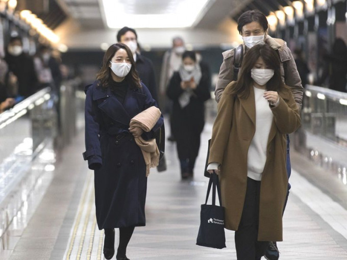 东京都疫情仍然严峻。AP